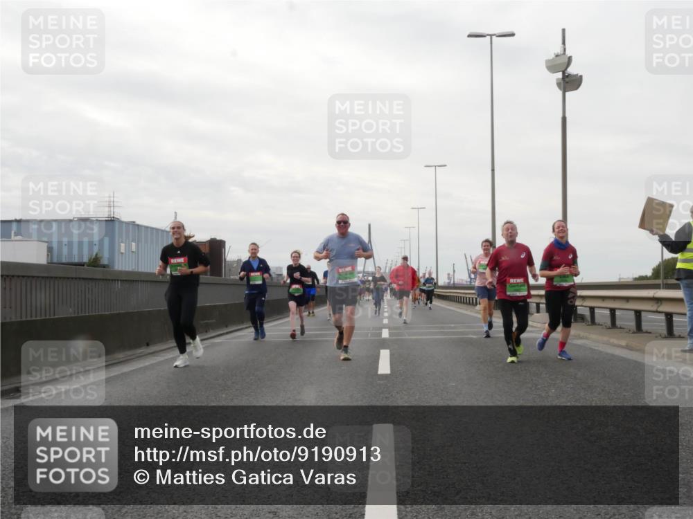03.10.2025 - Köhlbrandbrückenlauf Matties Gatica Varas http://msf.ph/oto/9190913 03.10.2025 16:04:10 Position 3  meine-sportfotos.de