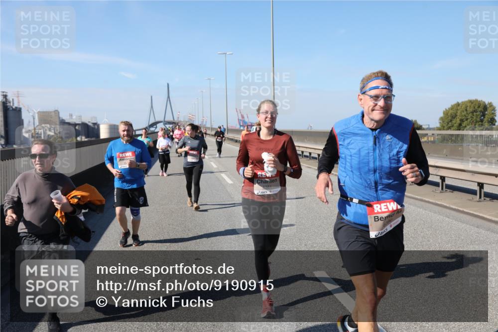 03.10.2025 - Köhlbrandbrückenlauf Yannick Fuchs http://msf.ph/oto/9190915 03.10.2025 12:11:01 Position 3 6381, 6380 meine-sportfotos.de
