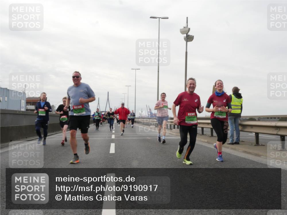 03.10.2025 - Köhlbrandbrückenlauf Matties Gatica Varas http://msf.ph/oto/9190917 03.10.2025 16:04:11 Position 3 9497 meine-sportfotos.de