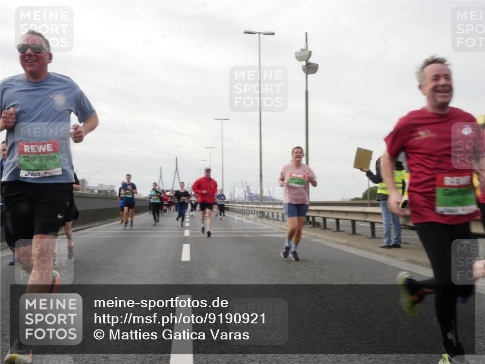 03.10.2025 - Köhlbrandbrückenlauf Matties Gatica Varas http://msf.ph/oto/9190921 03.10.2025 16:04:12 Position 3 7866 meine-sportfotos.de