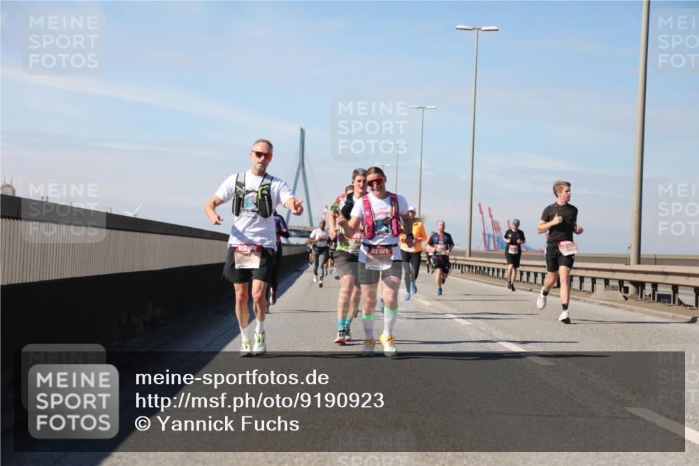 03.10.2025 - Köhlbrandbrückenlauf Yannick Fuchs http://msf.ph/oto/9190923 03.10.2025 11:51:21 Position 3  meine-sportfotos.de