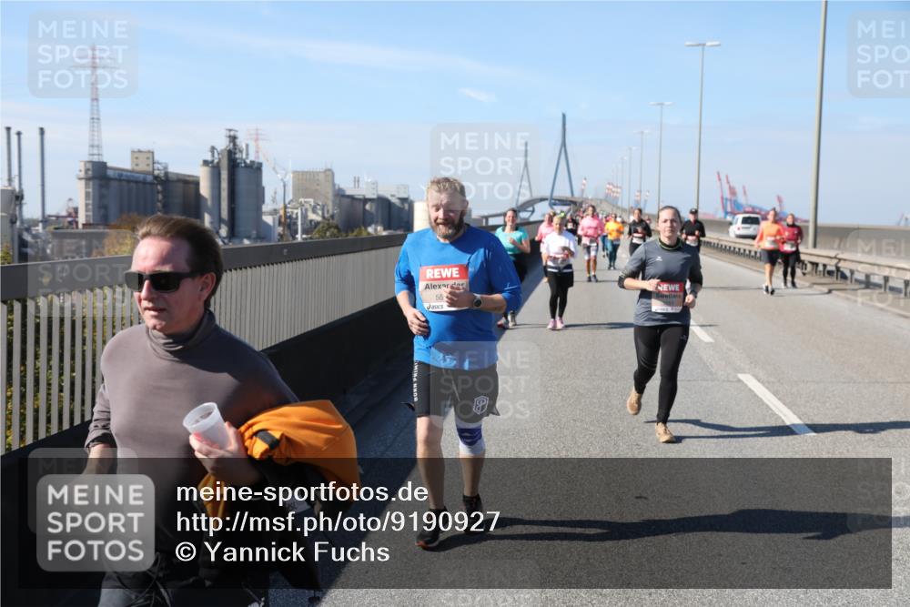 03.10.2025 - Köhlbrandbrückenlauf Yannick Fuchs http://msf.ph/oto/9190927 03.10.2025 12:11:02 Position 3 25, 55 meine-sportfotos.de