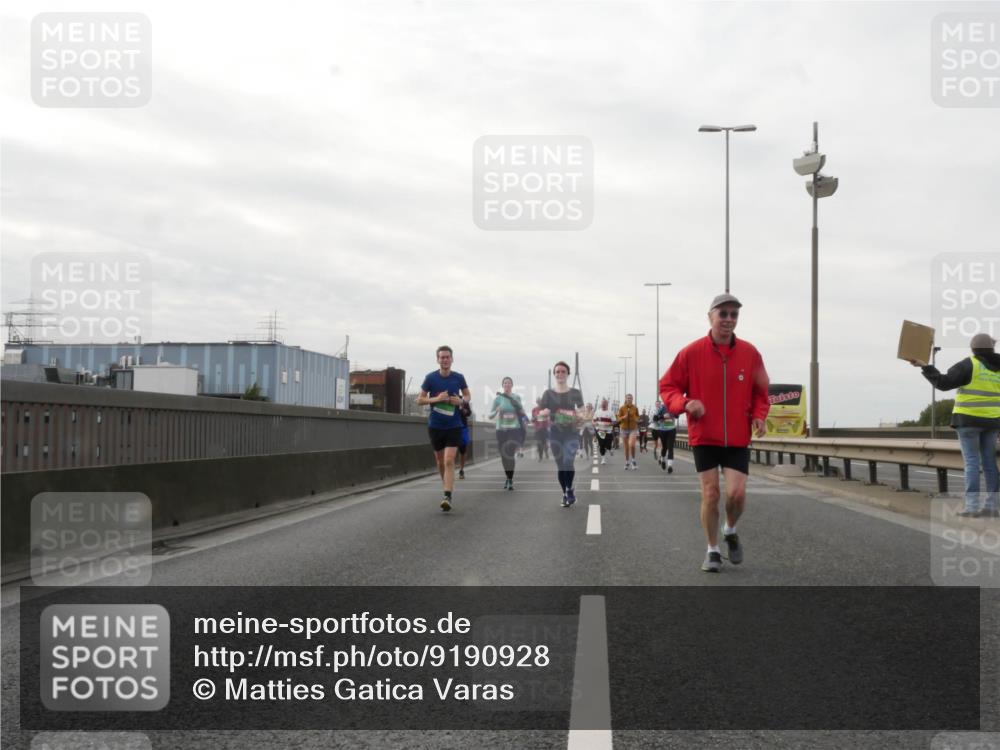 03.10.2025 - Köhlbrandbrückenlauf Matties Gatica Varas http://msf.ph/oto/9190928 03.10.2025 16:04:14 Position 3  meine-sportfotos.de
