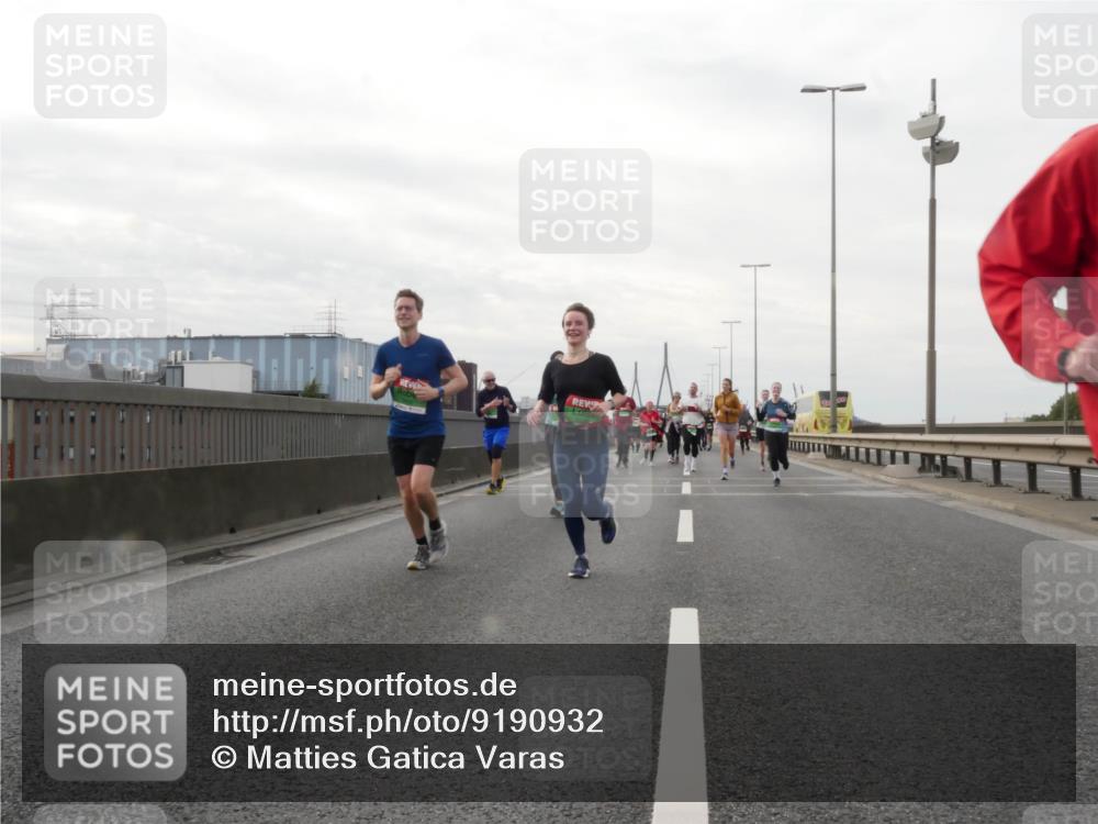 03.10.2025 - Köhlbrandbrückenlauf Matties Gatica Varas http://msf.ph/oto/9190932 03.10.2025 16:04:16 Position 3  meine-sportfotos.de