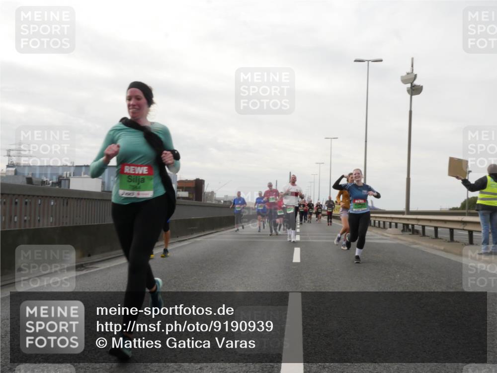 03.10.2025 - Köhlbrandbrückenlauf Matties Gatica Varas http://msf.ph/oto/9190939 03.10.2025 16:04:18 Position 3 7544 meine-sportfotos.de