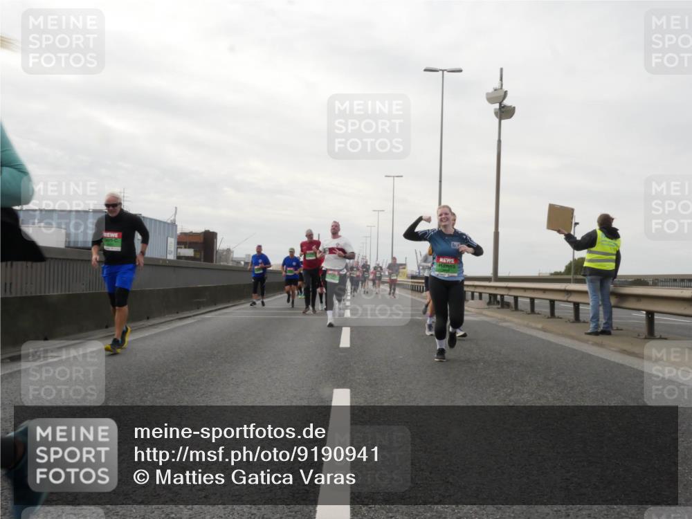 03.10.2025 - Köhlbrandbrückenlauf Matties Gatica Varas http://msf.ph/oto/9190941 03.10.2025 16:04:19 Position 3  meine-sportfotos.de