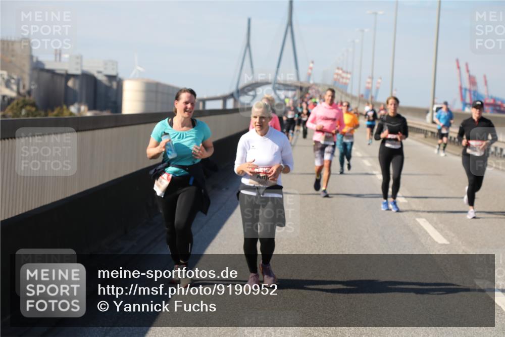 03.10.2025 - Köhlbrandbrückenlauf Yannick Fuchs http://msf.ph/oto/9190952 03.10.2025 12:11:04 Position 3  meine-sportfotos.de