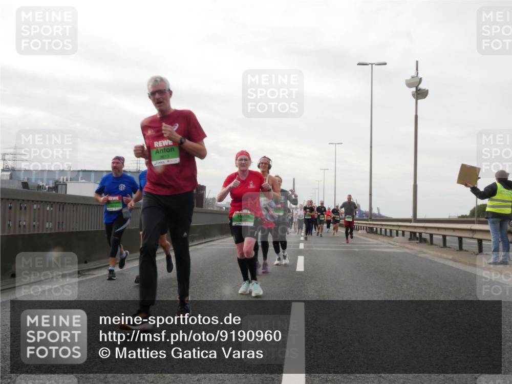 03.10.2025 - Köhlbrandbrückenlauf Matties Gatica Varas http://msf.ph/oto/9190960 03.10.2025 16:04:23 Position 3 9613 meine-sportfotos.de