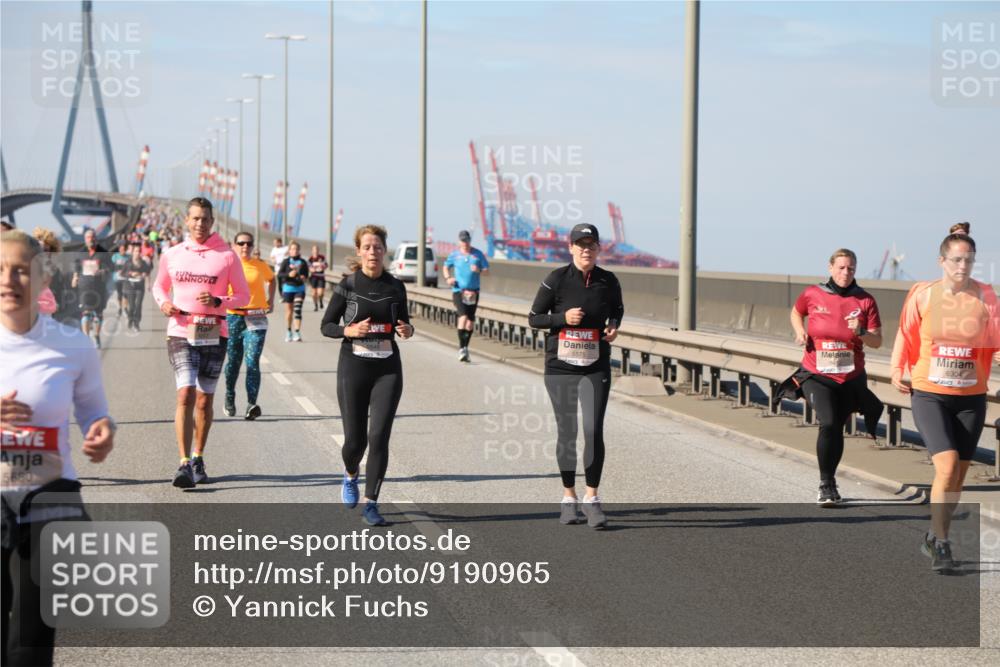 03.10.2025 - Köhlbrandbrückenlauf Yannick Fuchs http://msf.ph/oto/9190965 03.10.2025 12:11:05 Position 3 5680, 5575, 6304 meine-sportfotos.de