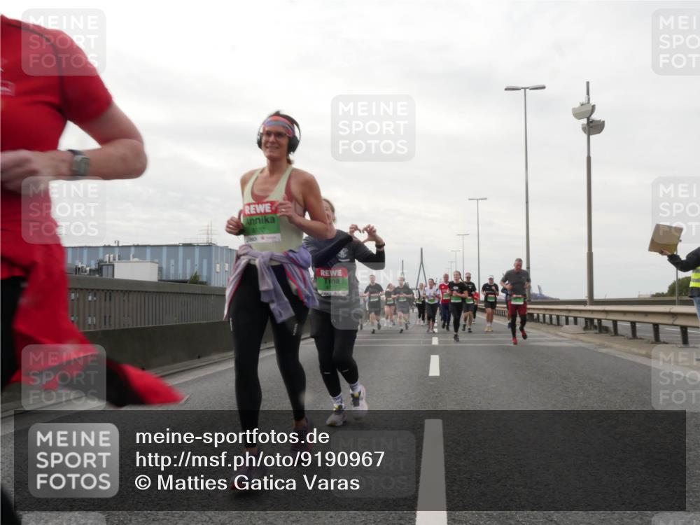 03.10.2025 - Köhlbrandbrückenlauf Matties Gatica Varas http://msf.ph/oto/9190967 03.10.2025 16:04:24 Position 3 8070, 8777 meine-sportfotos.de