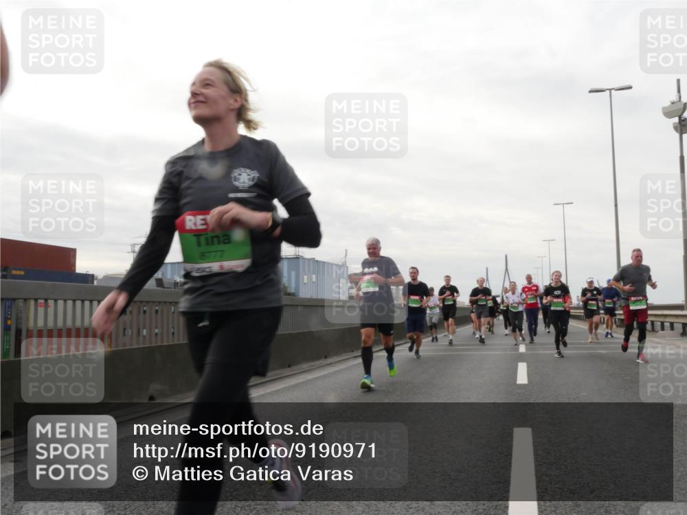 03.10.2025 - Köhlbrandbrückenlauf Matties Gatica Varas http://msf.ph/oto/9190971 03.10.2025 16:04:25 Position 3 18777 meine-sportfotos.de