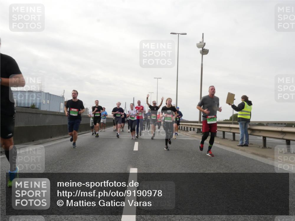 03.10.2025 - Köhlbrandbrückenlauf Matties Gatica Varas http://msf.ph/oto/9190978 03.10.2025 16:04:27 Position 3  meine-sportfotos.de