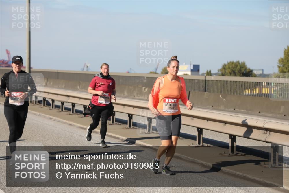03.10.2025 - Köhlbrandbrückenlauf Yannick Fuchs http://msf.ph/oto/9190983 03.10.2025 12:11:07 Position 3 5575, 6304 meine-sportfotos.de