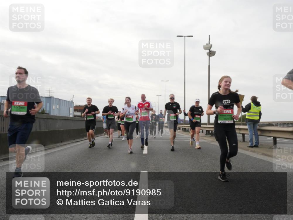 03.10.2025 - Köhlbrandbrückenlauf Matties Gatica Varas http://msf.ph/oto/9190985 03.10.2025 16:04:28 Position 3 7827 meine-sportfotos.de