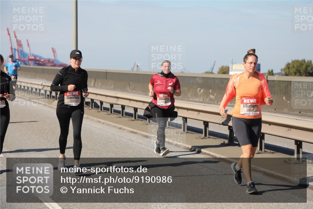 03.10.2025 - Köhlbrandbrückenlauf Yannick Fuchs http://msf.ph/oto/9190986 03.10.2025 12:11:07 Position 3 5575, 5412, 6304 meine-sportfotos.de