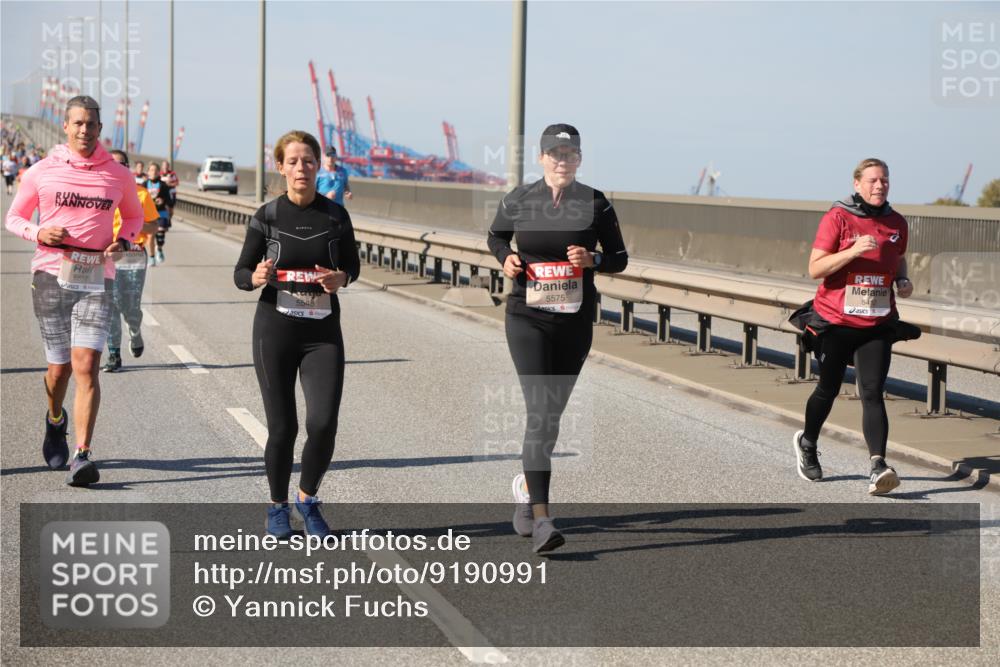 03.10.2025 - Köhlbrandbrückenlauf Yannick Fuchs http://msf.ph/oto/9190991 03.10.2025 12:11:07 Position 3 5207, 5548, 5575, 5412 meine-sportfotos.de