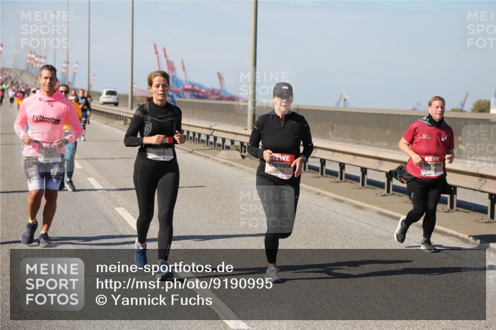 03.10.2025 - Köhlbrandbrückenlauf Yannick Fuchs http://msf.ph/oto/9190995 03.10.2025 12:11:08 Position 3 5207, 5548, 5575 meine-sportfotos.de
