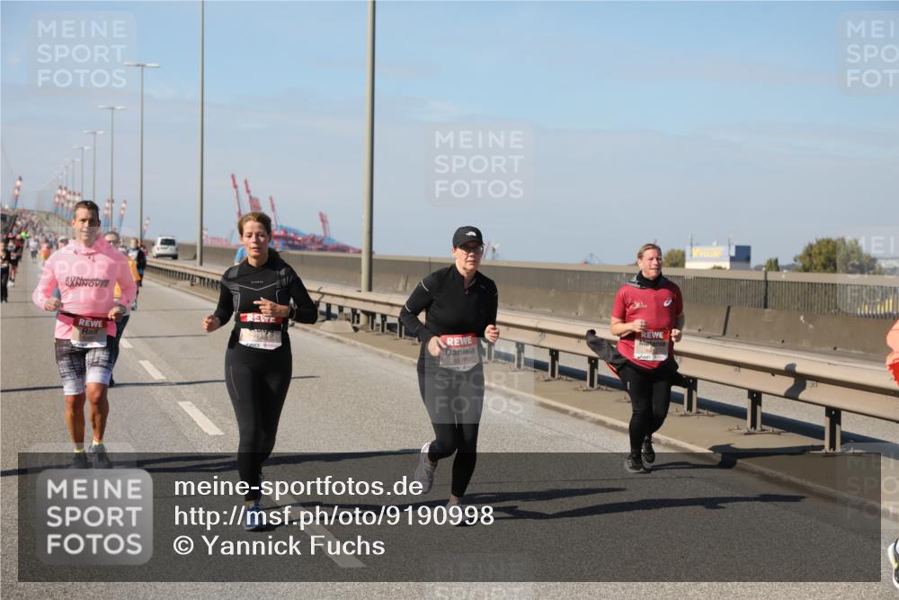 03.10.2025 - Köhlbrandbrückenlauf Yannick Fuchs http://msf.ph/oto/9190998 03.10.2025 12:11:08 Position 3 5548, 5575, 5412 meine-sportfotos.de