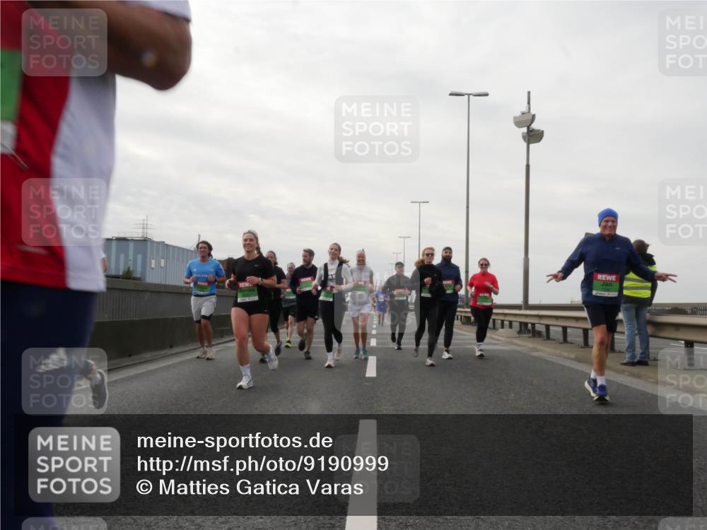 03.10.2025 - Köhlbrandbrückenlauf Matties Gatica Varas http://msf.ph/oto/9190999 03.10.2025 16:04:31 Position 3  meine-sportfotos.de