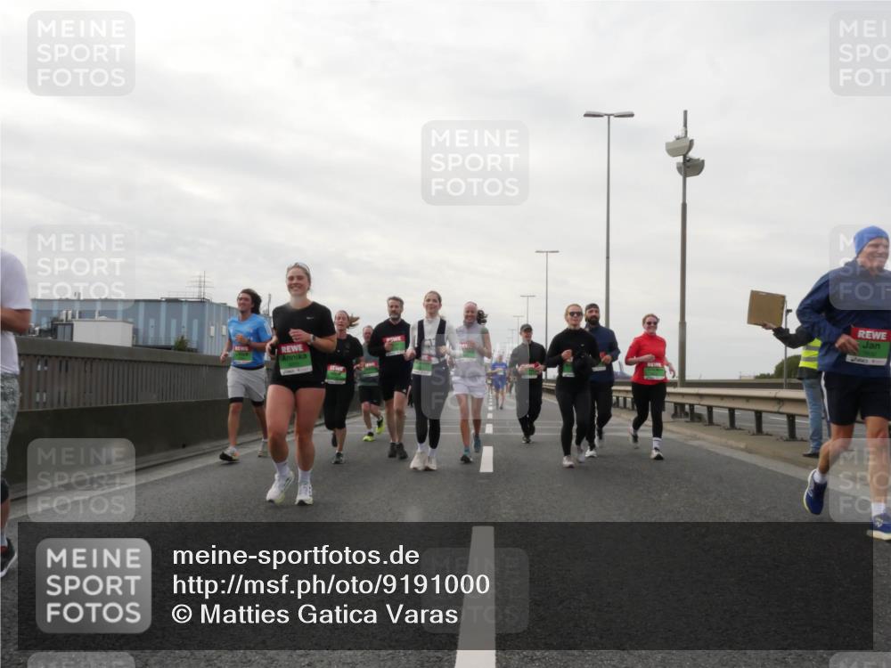 03.10.2025 - Köhlbrandbrückenlauf Matties Gatica Varas http://msf.ph/oto/9191000 03.10.2025 16:04:32 Position 3  meine-sportfotos.de