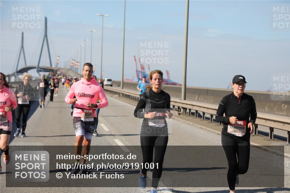 03.10.2025 - Köhlbrandbrückenlauf Yannick Fuchs http://msf.ph/oto/9191001 03.10.2025 12:11:08 Position 3 5207, 5548, 5575 meine-sportfotos.de