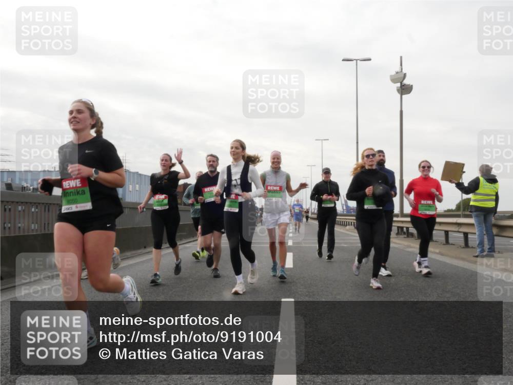 03.10.2025 - Köhlbrandbrückenlauf Matties Gatica Varas http://msf.ph/oto/9191004 03.10.2025 16:04:33 Position 3 8050 meine-sportfotos.de