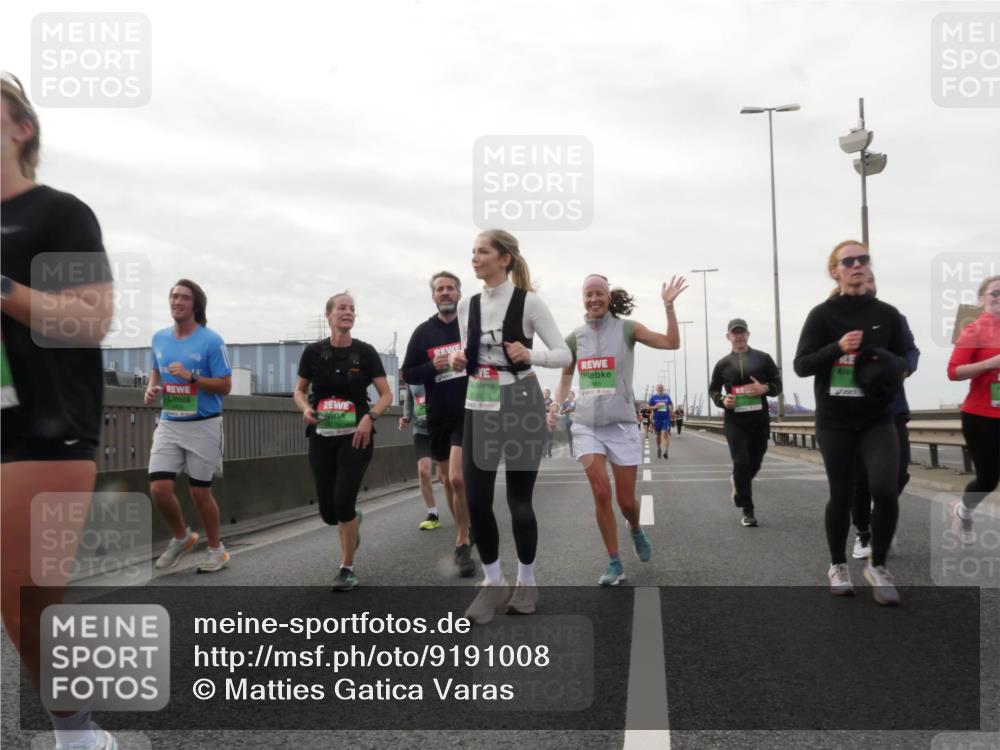 03.10.2025 - Köhlbrandbrückenlauf Matties Gatica Varas http://msf.ph/oto/9191008 03.10.2025 16:04:33 Position 3 155 meine-sportfotos.de