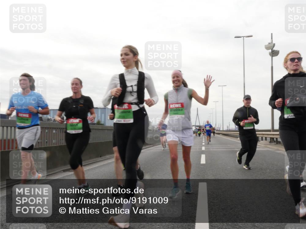 03.10.2025 - Köhlbrandbrückenlauf Matties Gatica Varas http://msf.ph/oto/9191009 03.10.2025 16:04:34 Position 3  meine-sportfotos.de