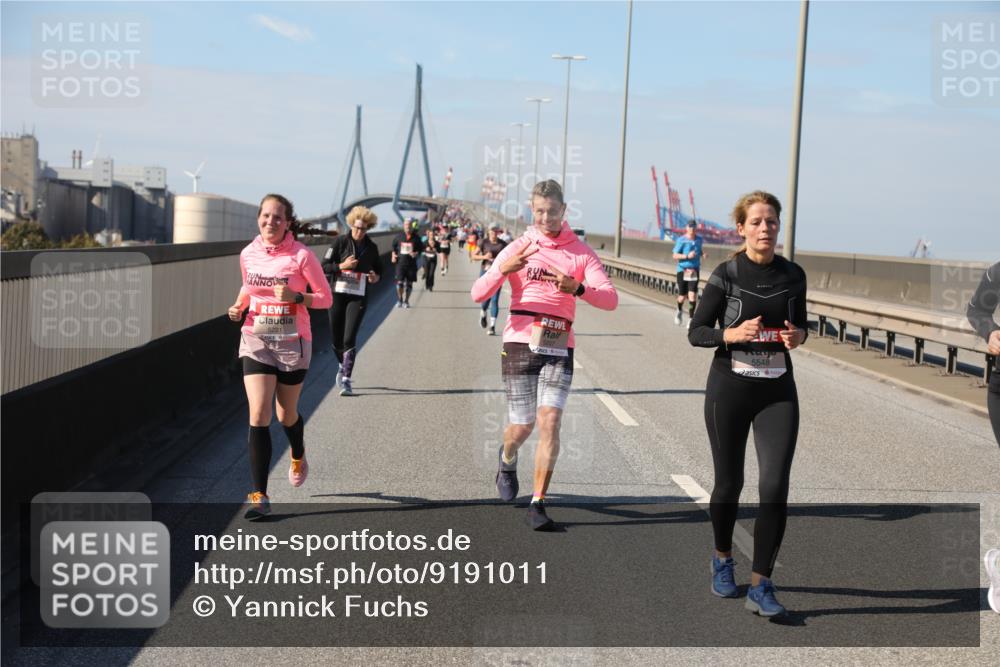 03.10.2025 - Köhlbrandbrückenlauf Yannick Fuchs http://msf.ph/oto/9191011 03.10.2025 12:11:09 Position 3 5221, 5548 meine-sportfotos.de
