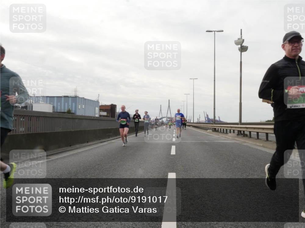 03.10.2025 - Köhlbrandbrückenlauf Matties Gatica Varas http://msf.ph/oto/9191017 03.10.2025 16:04:35 Position 3 7915 meine-sportfotos.de