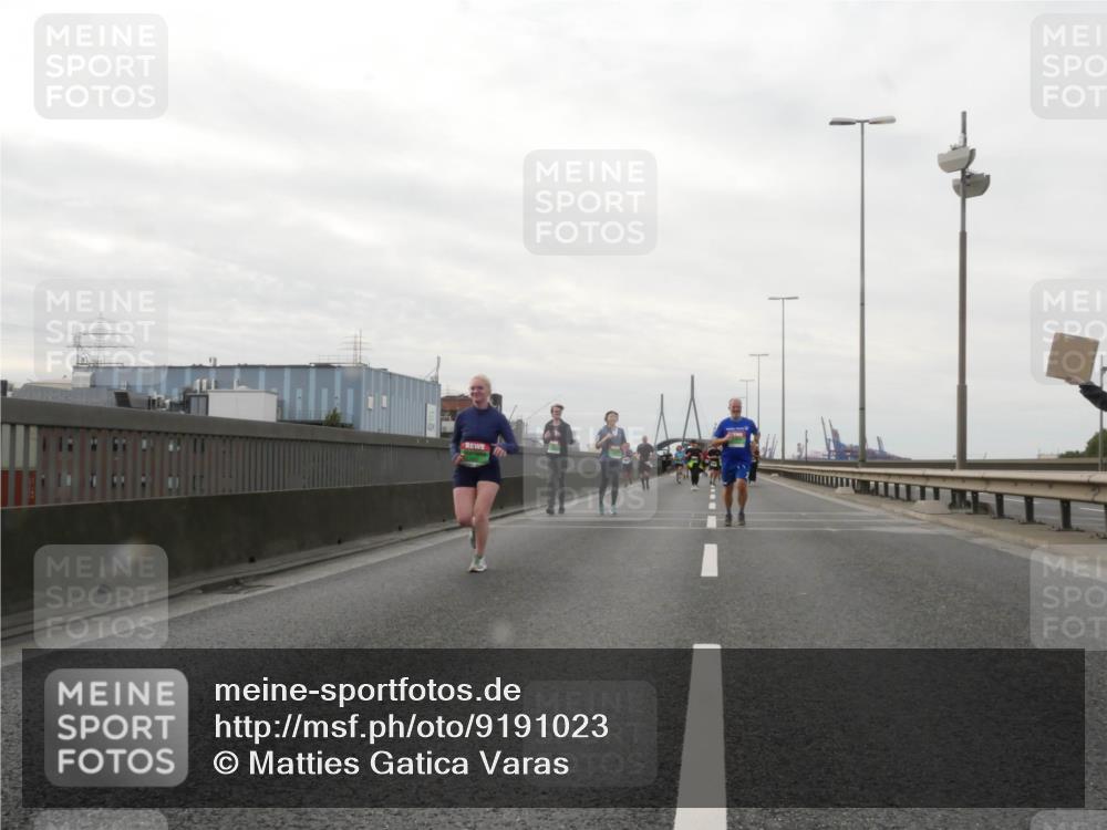 03.10.2025 - Köhlbrandbrückenlauf Matties Gatica Varas http://msf.ph/oto/9191023 03.10.2025 16:04:36 Position 3  meine-sportfotos.de
