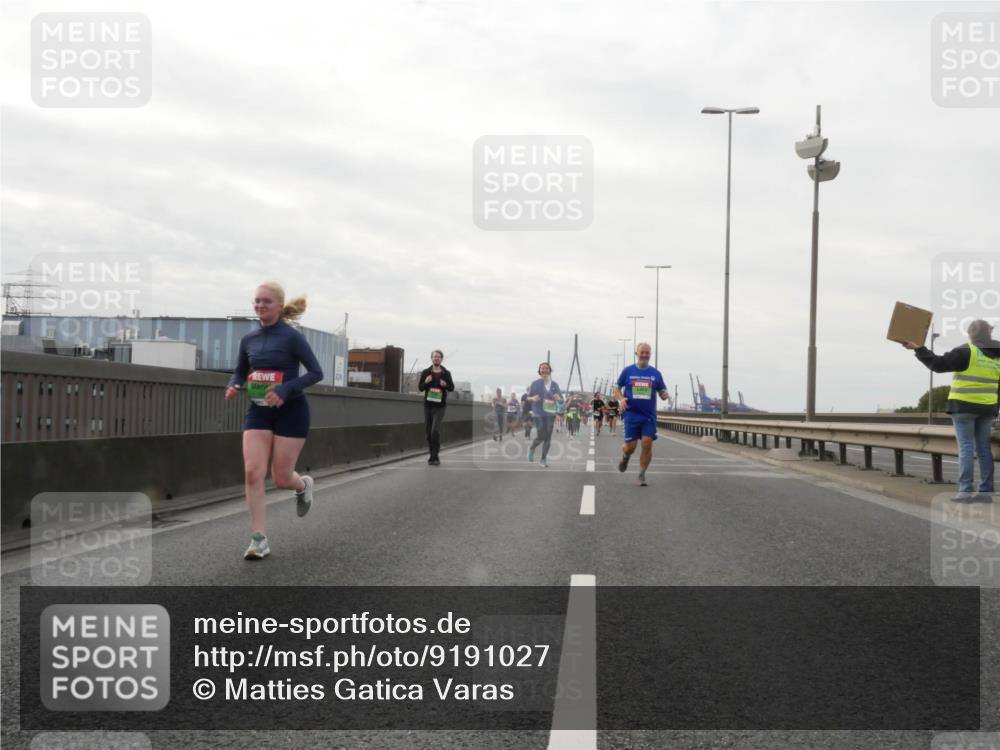 03.10.2025 - Köhlbrandbrückenlauf Matties Gatica Varas http://msf.ph/oto/9191027 03.10.2025 16:04:37 Position 3  meine-sportfotos.de