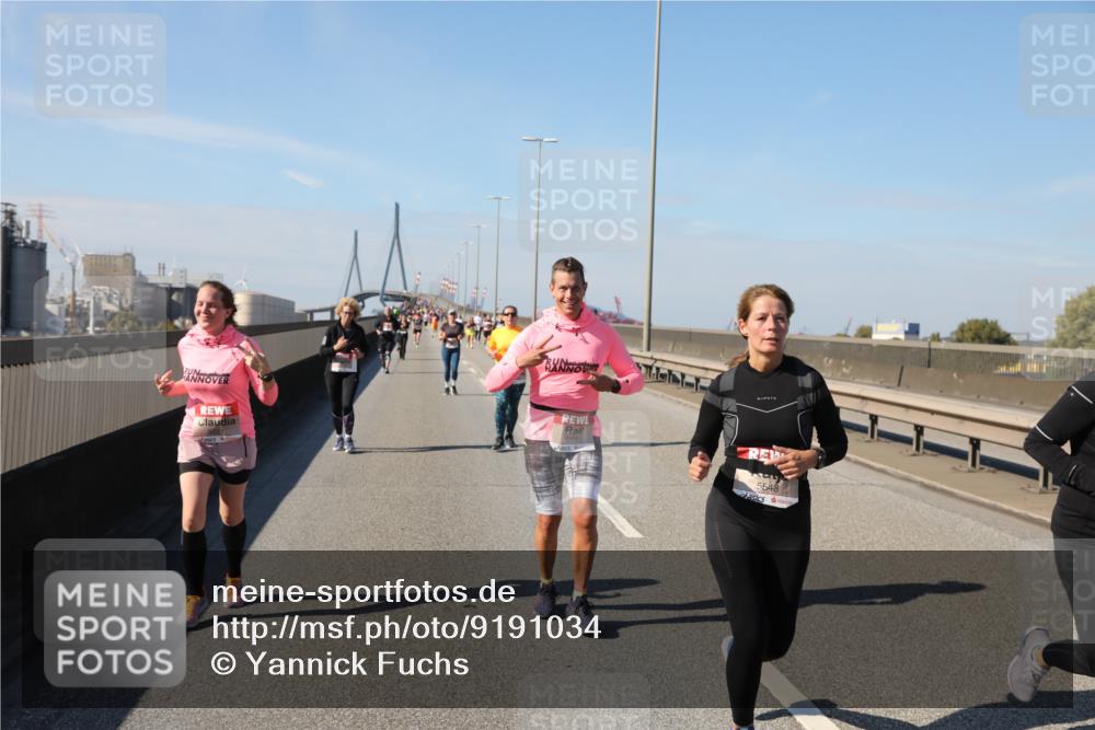 03.10.2025 - Köhlbrandbrückenlauf Yannick Fuchs http://msf.ph/oto/9191034 03.10.2025 12:11:10 Position 3 5207, 5548 meine-sportfotos.de