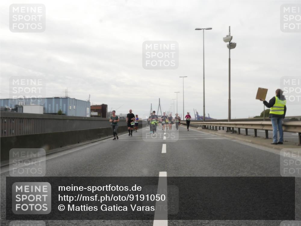 03.10.2025 - Köhlbrandbrückenlauf Matties Gatica Varas http://msf.ph/oto/9191050 03.10.2025 16:04:42 Position 3  meine-sportfotos.de