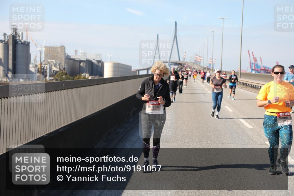 03.10.2025 - Köhlbrandbrückenlauf Yannick Fuchs http://msf.ph/oto/9191057 03.10.2025 12:11:13 Position 3 5227, 5604 meine-sportfotos.de