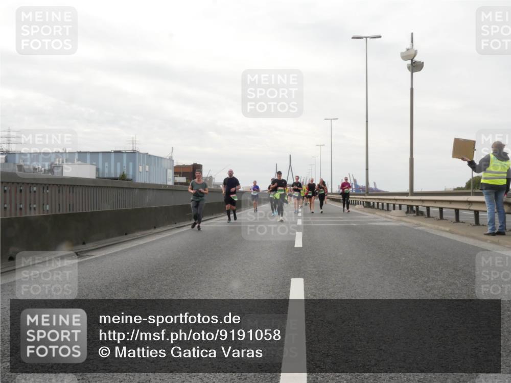 03.10.2025 - Köhlbrandbrückenlauf Matties Gatica Varas http://msf.ph/oto/9191058 03.10.2025 16:04:43 Position 3  meine-sportfotos.de