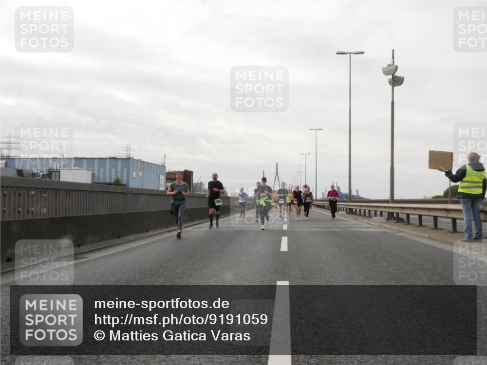 03.10.2025 - Köhlbrandbrückenlauf Matties Gatica Varas http://msf.ph/oto/9191059 03.10.2025 16:04:43 Position 3  meine-sportfotos.de