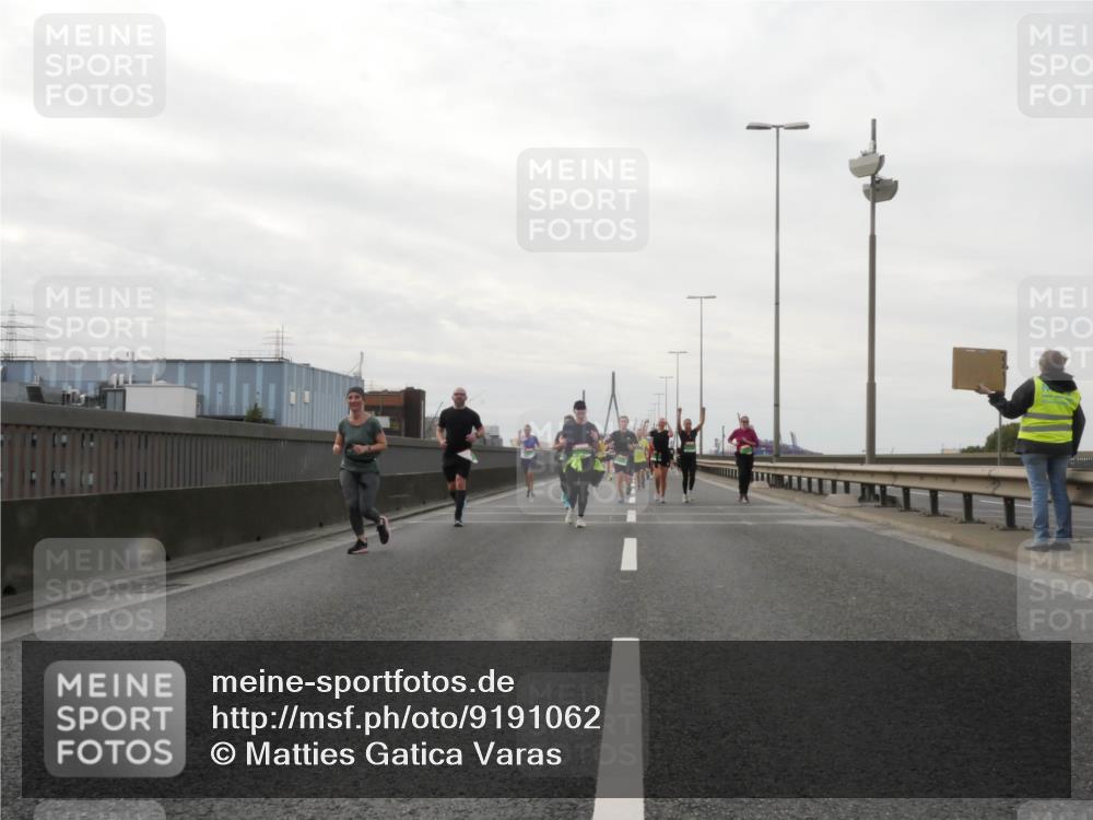 03.10.2025 - Köhlbrandbrückenlauf Matties Gatica Varas http://msf.ph/oto/9191062 03.10.2025 16:04:44 Position 3  meine-sportfotos.de