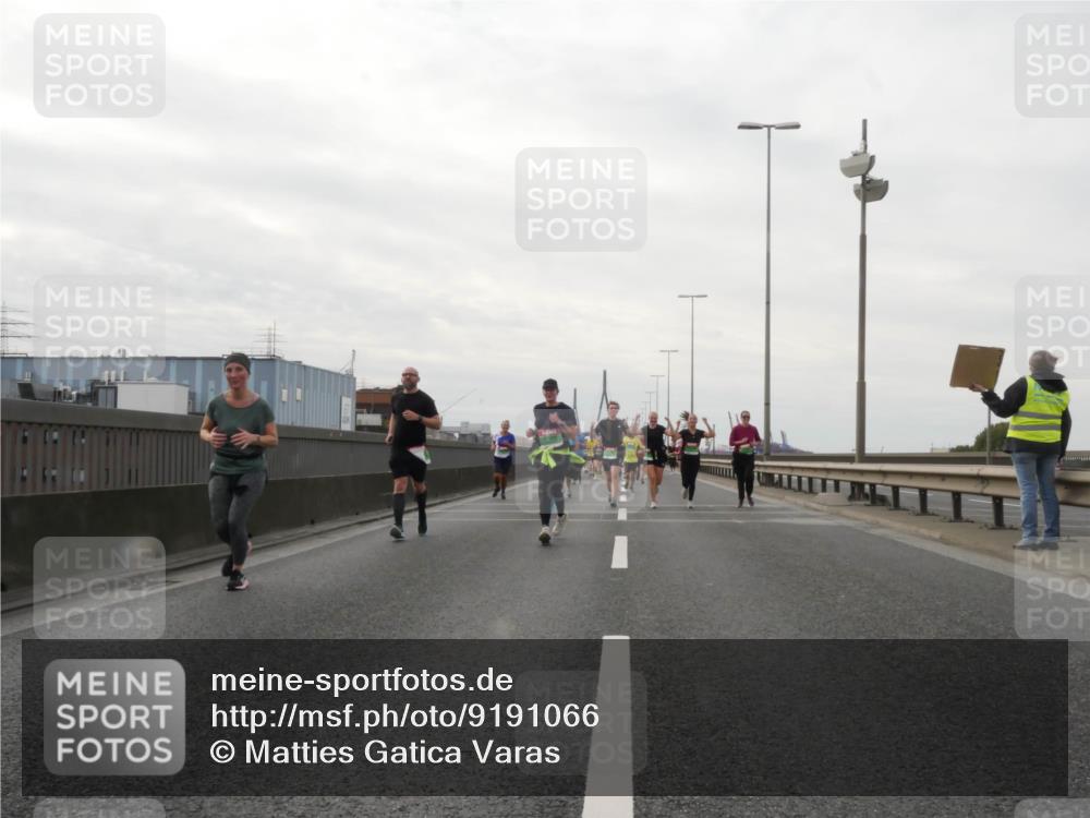 03.10.2025 - Köhlbrandbrückenlauf Matties Gatica Varas http://msf.ph/oto/9191066 03.10.2025 16:04:45 Position 3  meine-sportfotos.de