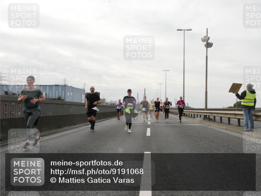 03.10.2025 - Köhlbrandbrückenlauf Matties Gatica Varas http://msf.ph/oto/9191068 03.10.2025 16:04:45 Position 3  meine-sportfotos.de