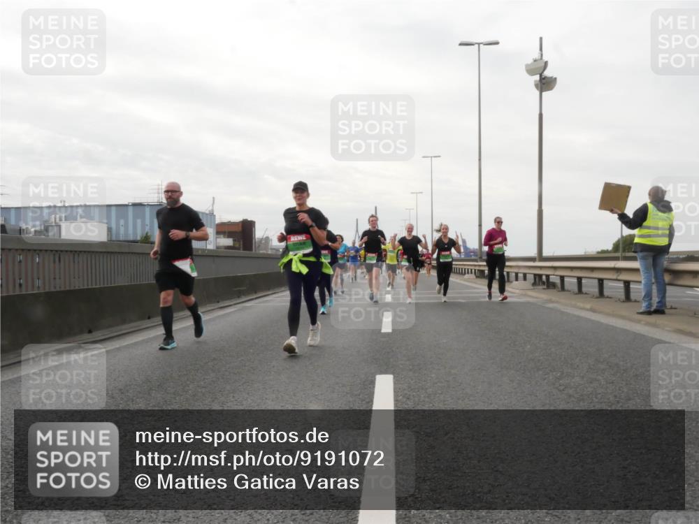 03.10.2025 - Köhlbrandbrückenlauf Matties Gatica Varas http://msf.ph/oto/9191072 03.10.2025 16:04:46 Position 3  meine-sportfotos.de