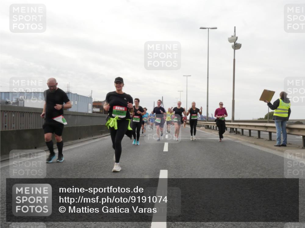 03.10.2025 - Köhlbrandbrückenlauf Matties Gatica Varas http://msf.ph/oto/9191074 03.10.2025 16:04:47 Position 3  meine-sportfotos.de