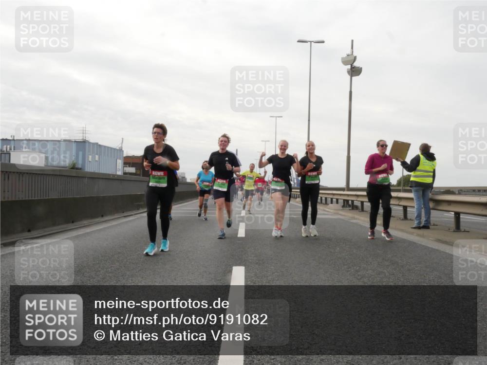 03.10.2025 - Köhlbrandbrückenlauf Matties Gatica Varas http://msf.ph/oto/9191082 03.10.2025 16:04:48 Position 3  meine-sportfotos.de