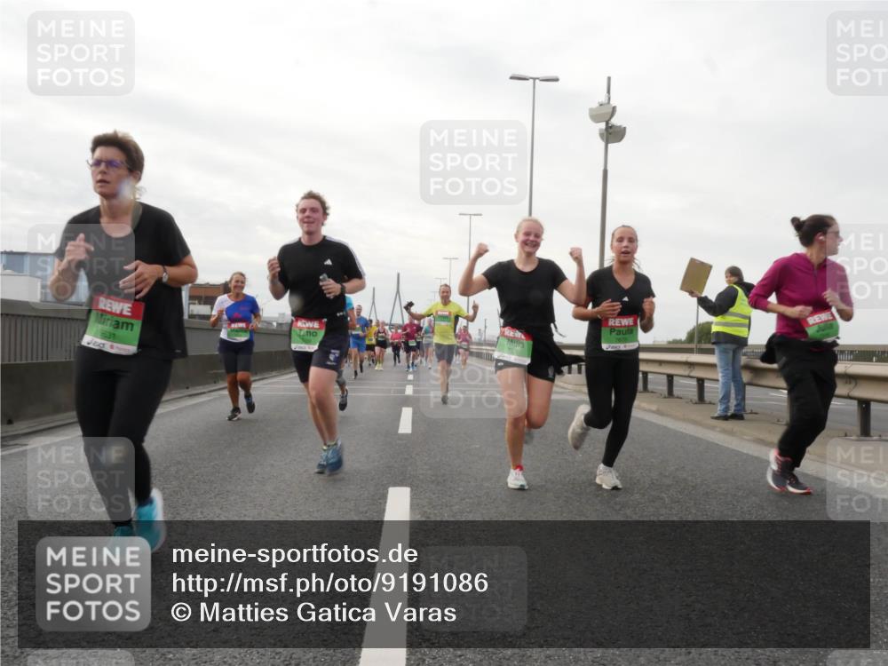 03.10.2025 - Köhlbrandbrückenlauf Matties Gatica Varas http://msf.ph/oto/9191086 03.10.2025 16:04:49 Position 3 9631 meine-sportfotos.de