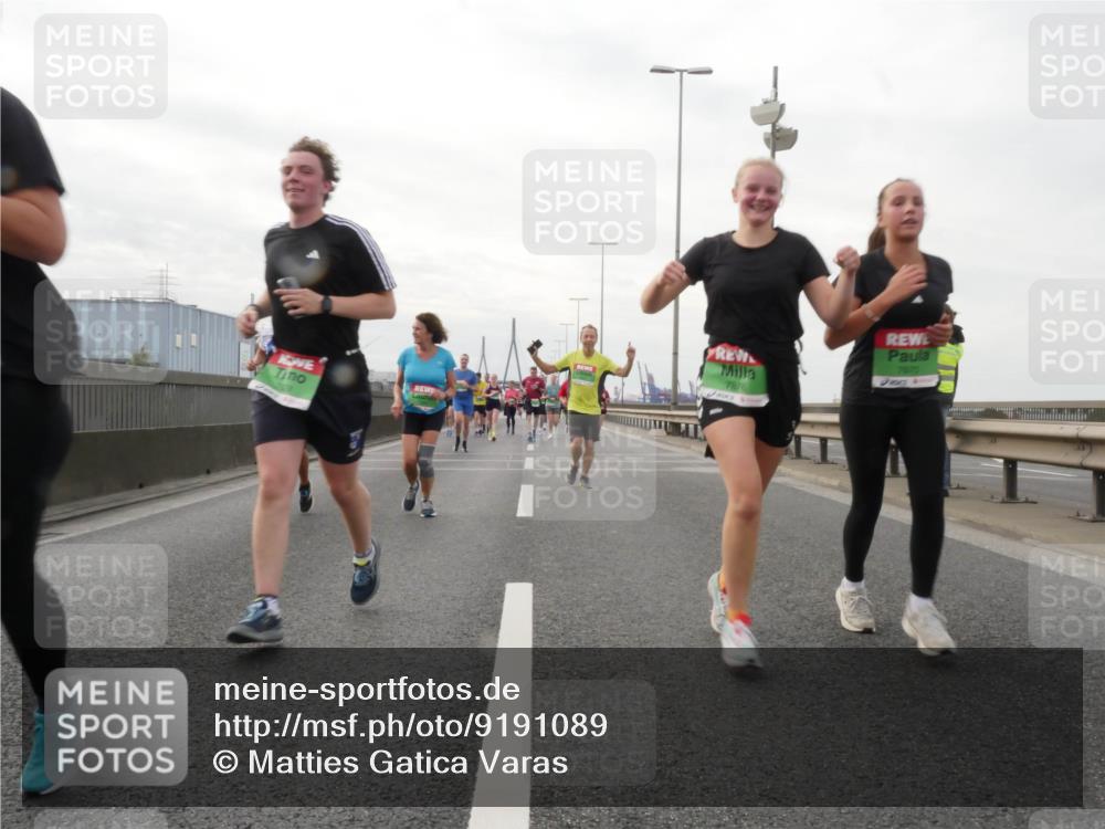 03.10.2025 - Köhlbrandbrückenlauf Matties Gatica Varas http://msf.ph/oto/9191089 03.10.2025 16:04:50 Position 3 7876, 7670 meine-sportfotos.de