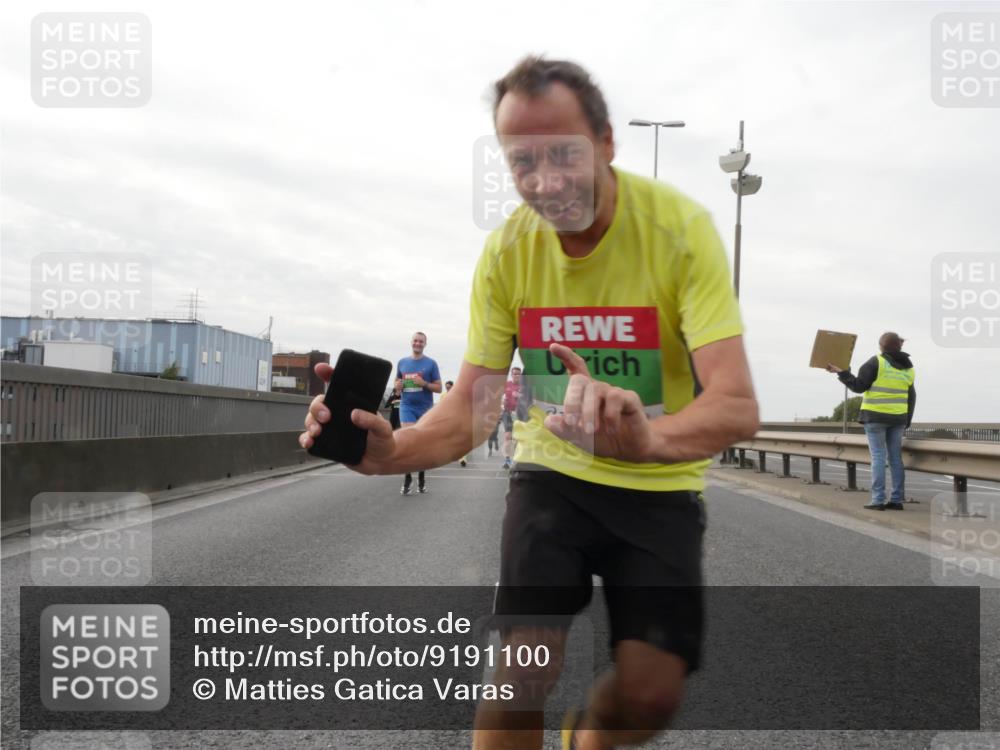 03.10.2025 - Köhlbrandbrückenlauf Matties Gatica Varas http://msf.ph/oto/9191100 03.10.2025 16:04:53 Position 3  meine-sportfotos.de