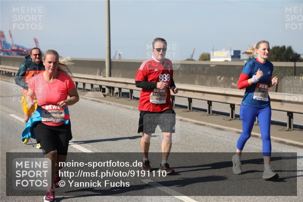 03.10.2025 - Köhlbrandbrückenlauf Yannick Fuchs http://msf.ph/oto/9191110 03.10.2025 12:11:38 Position 3 5199, 838, 6004, 5278 meine-sportfotos.de