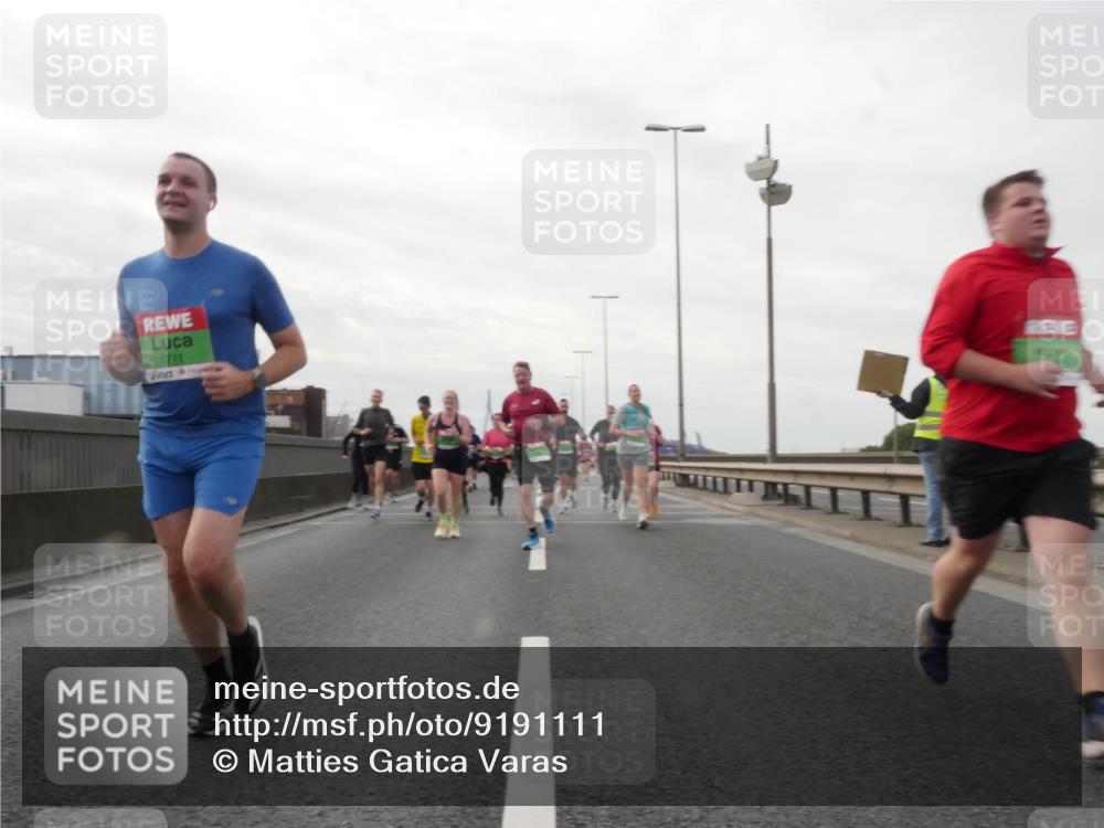 03.10.2025 - Köhlbrandbrückenlauf Matties Gatica Varas http://msf.ph/oto/9191111 03.10.2025 16:04:55 Position 3 7711 meine-sportfotos.de