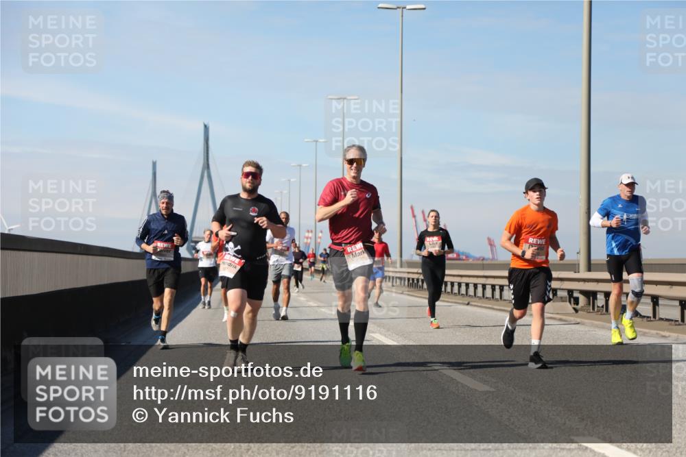 03.10.2025 - Köhlbrandbrückenlauf Yannick Fuchs http://msf.ph/oto/9191116 03.10.2025 11:51:39 Position 3 332 meine-sportfotos.de