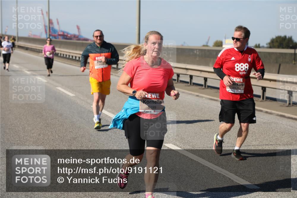 03.10.2025 - Köhlbrandbrückenlauf Yannick Fuchs http://msf.ph/oto/9191121 03.10.2025 12:11:39 Position 3 5199, 888, 6004 meine-sportfotos.de